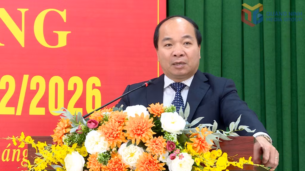 Đồng chí Nguyễn Hoàng Quý, Bí thư Đảng ủy, Chủ tịch HĐND phường Bãi Cháy phát biểu tại buổi lễ.