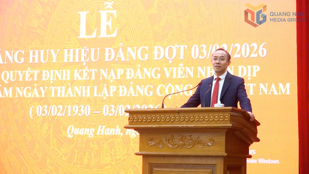 Đồng chí Dương Mạnh Cường, Ủy viên Ban Thường vụ Tỉnh ủy, Chánh Văn phòng Tỉnh ủy, phát biểu tại buổi lễ.