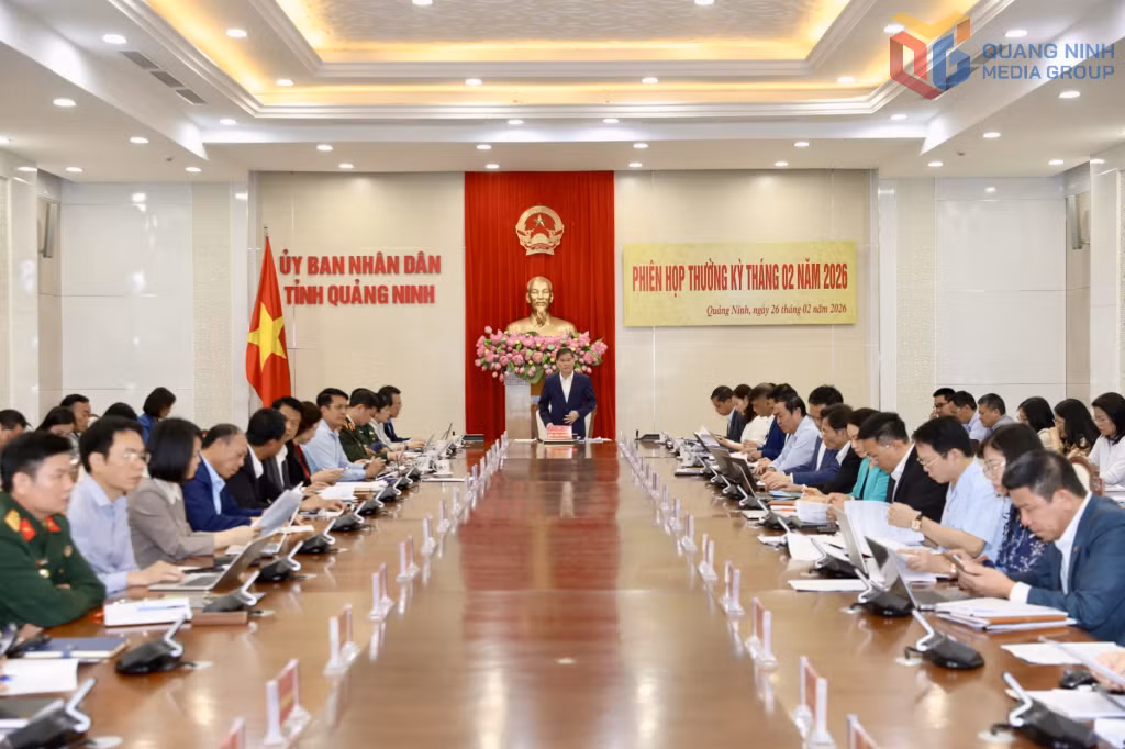 Quang cảnh cuộc họp.
