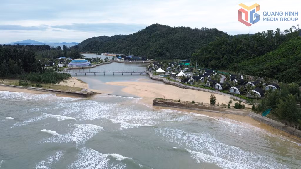 Khu du lịch Đầu Rồng, xã Cái Chiên.