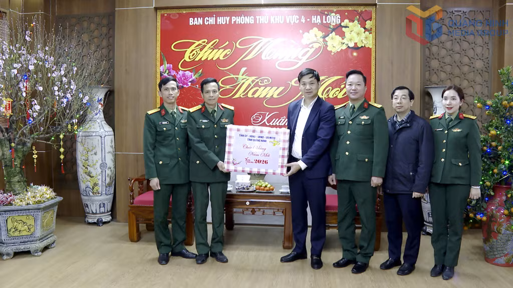 Phó Chủ tịch UBND tỉnh Nguyễn Văn Công, thăm tặng quà tết cán bộ chiến sỹ Ban Chỉ huy phòng thủ khu vực 4 – Hạ Long
