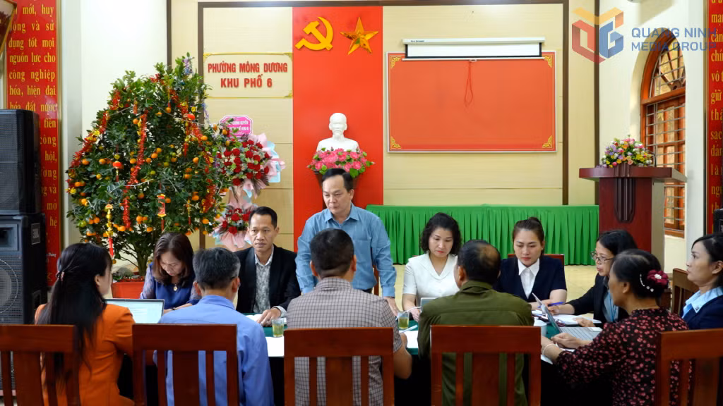 Đảng ủy phường Mông Dương kiểm tra công tác chuẩn bị bầu cử đại biểu Quốc hội khóa XVI và đại biểu HĐND các cấp nhiệm kỳ 2026-2031 tại khu phố 6.