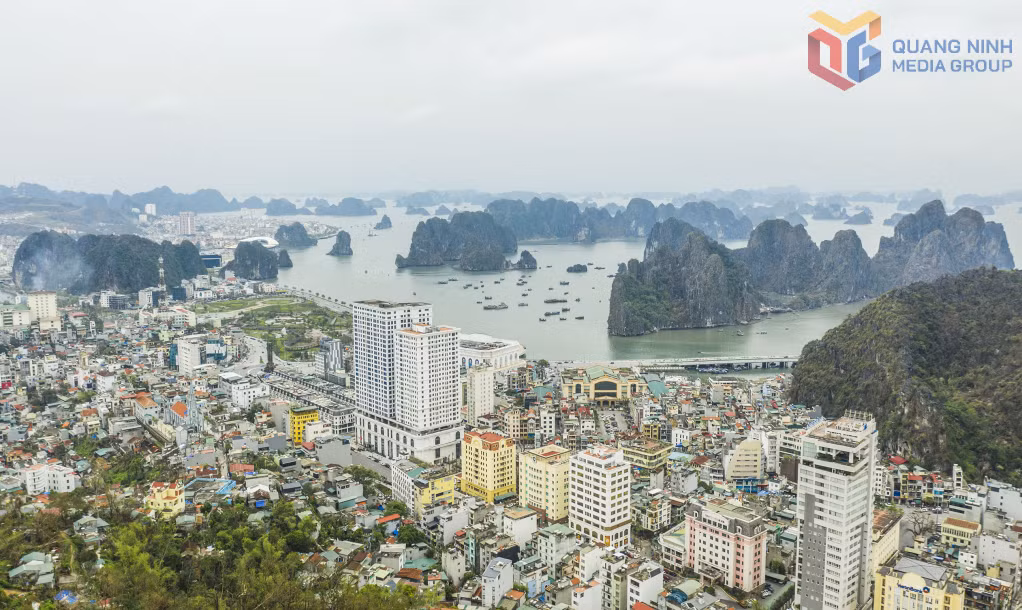 Một góc đô thị Hạ Long. Ảnh: Đỗ Giang