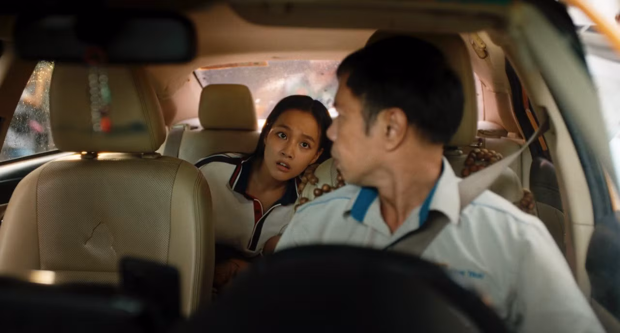 Thái Hòa đóng vai người lái taxi trong phim. Ảnh: Đoàn phim.