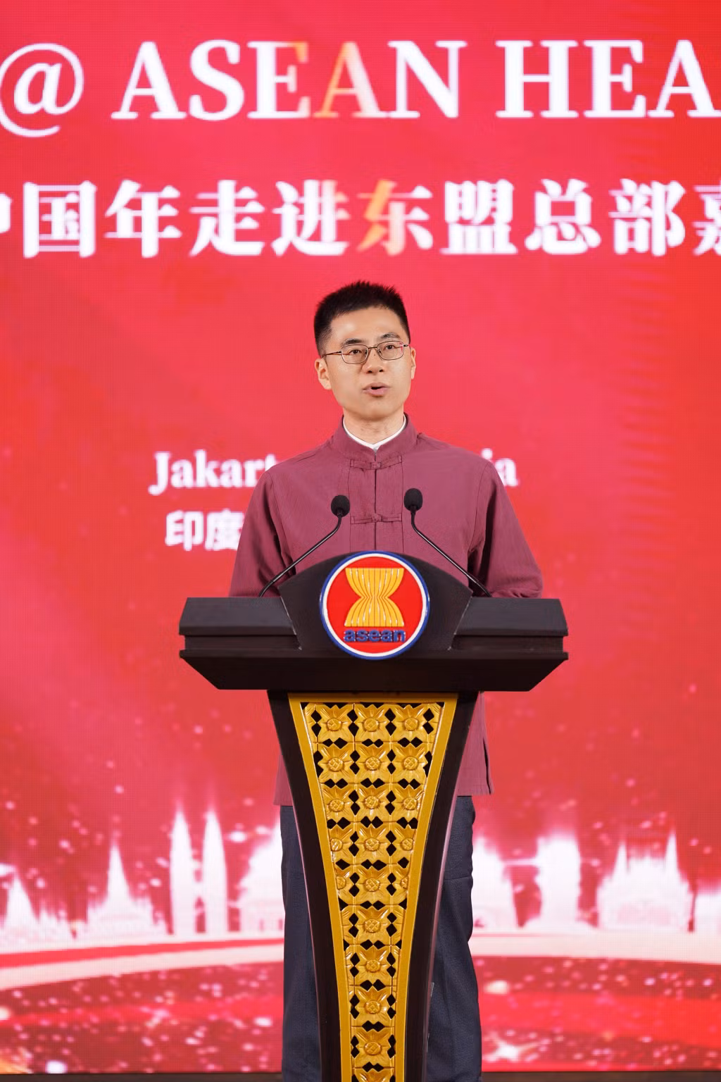 Đại sứ Trung Quốc tại ASEAN Vương Kình phát biểu.