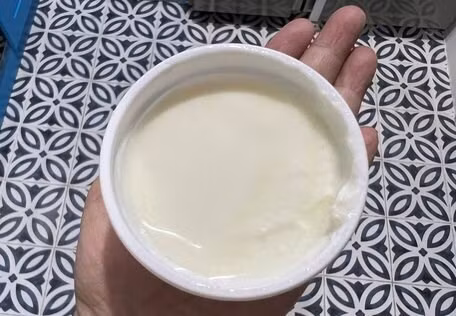 Sữa chua hạt chia giúp người cao tuổi ngủ ngon hơn. Ảnh: Kiều Vũ