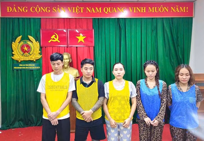 Triệt phá đường dây lừa đảo trên không gian mạng quy mô 2.500 tỉ đồng, bắt giữ nhiều đối tượng. Ảnh: Công an tỉnh Đồng Nai