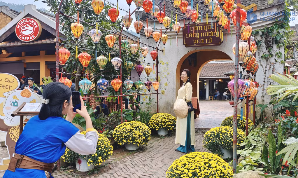 Cùng với đó, Công ty CP Phát triển Tùng Lâm cũng quyết tâm đưa hình ảnh đẹp của Di sản Yên Tử đến với người dân, du khách thập phương bằng việc miễn phí trông giữ phương tiện cho du khách; đưa vào hoạt động hàng loạt dịch vụ mới chất lượng.