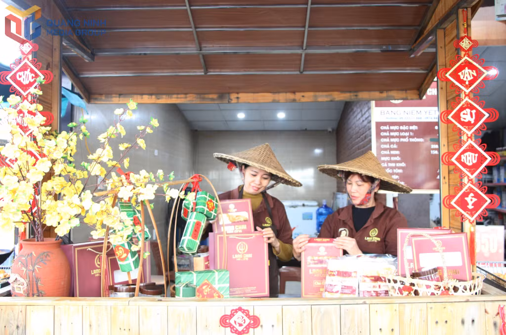Sản phẩm chả mực được đóng gói bao bì đẹp mắt phù hợp làm quà tặng, biếu dịp Tết.