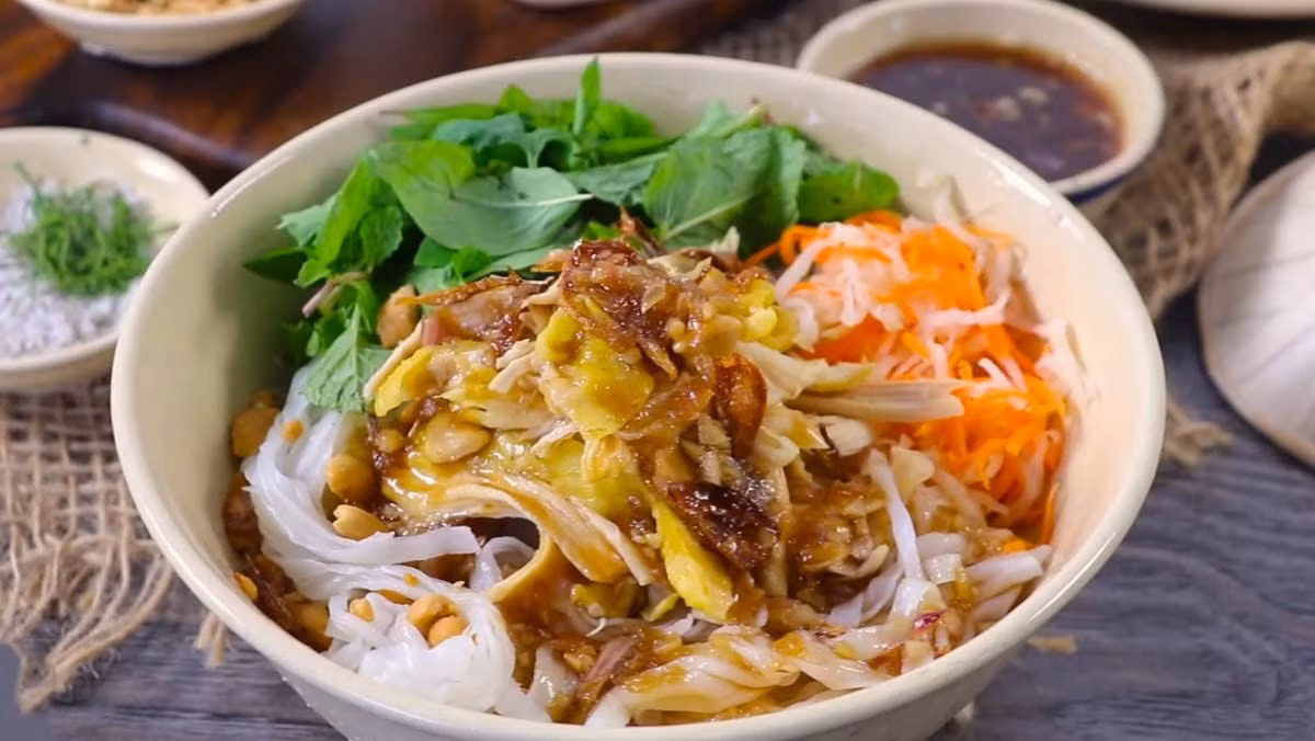 Phở trộn. Ảnh: monngonmoingay