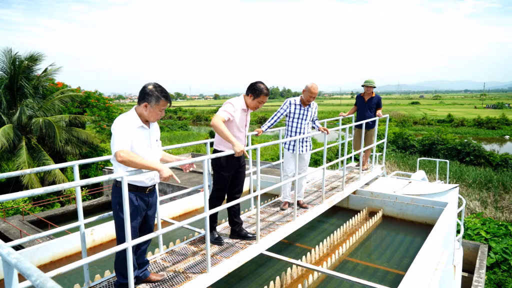 Phòng Quản lý đô thị (TX Quảng Yên) tổ chức kiểm tra việc cấp nước sinh hoạt tại Công ty TNHH Hồng Quảng Yên Hưng.