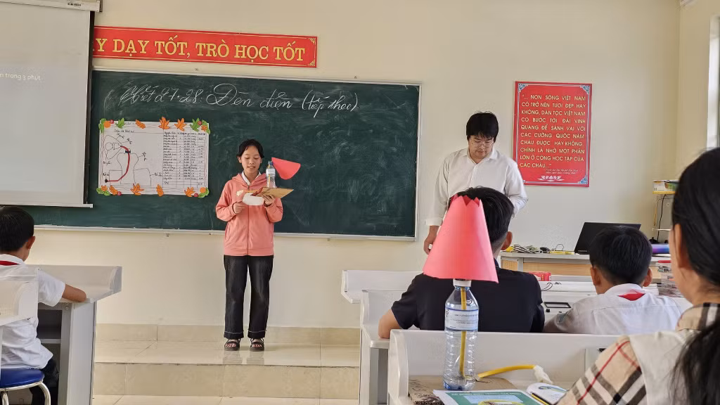 Thầy Ngô Minh Huy luôn tìm kiếm các phương pháp dạy học phù hợp giúp học sinh tiếp cận kiến thức một cách dễ hiểu và đầy đủ nhất.