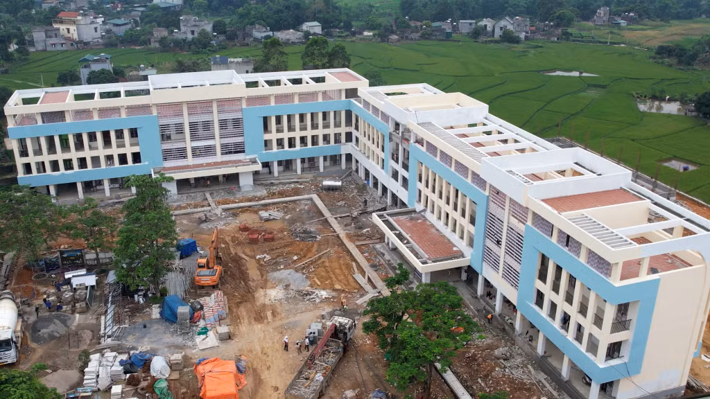 Một góc của Trường Tiểu học Tình Húc. Ảnh chụp ngày 14/6/2024