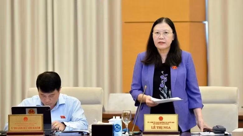 Chủ nhiệm Ủy ban Tư pháp của Quốc hội Lê Thị Nga báo cáo một số vấn đề lớn trong giải trình, tiếp thu, chỉnh lý dự thảo Luật Phòng, chống mua bán người (sửa đổi).