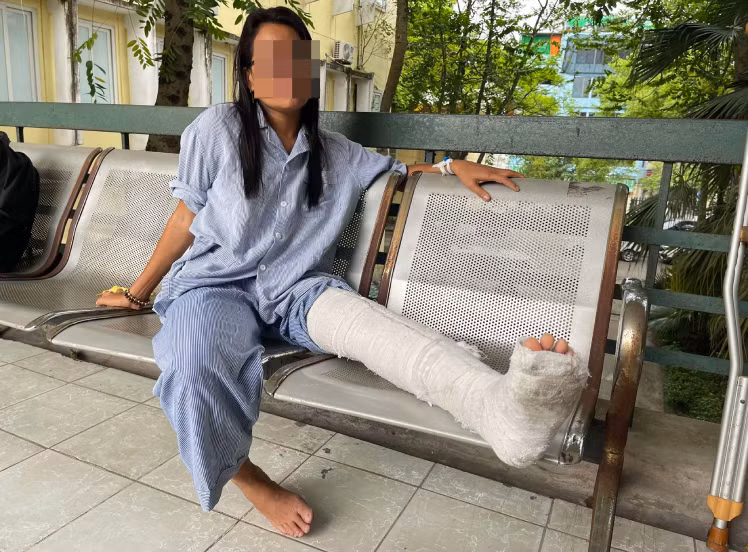 Chị Đ.T.T (tạm trú tại Hoàng Liệt, Hoàng Mai, Hà Nội) tố cáo nhân viên y tế Bệnh viện K có hành vi tiêu cực. Ảnh: T.D.
