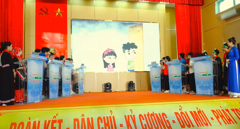 Các đội tham gia các phần thi tuyên truyền Măng non.