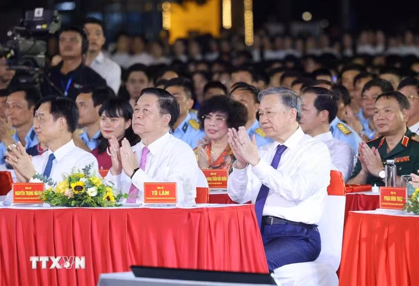 Tổng Bí thư, Chủ tịch nước Tô Lâm và các đại biểu dự chương trình. (Ảnh: Lâm Khánh/TTXVN)