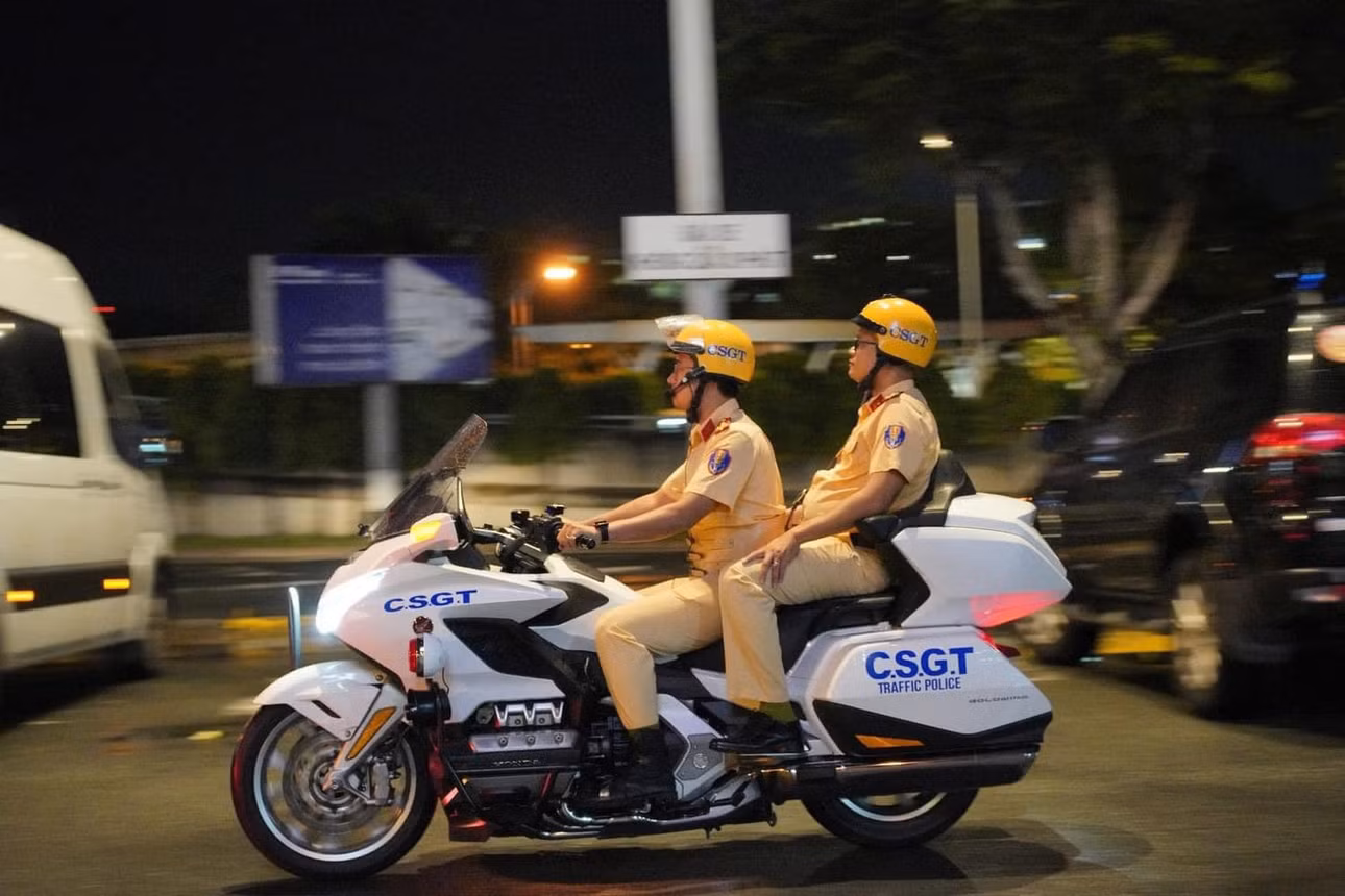 Cùng sự hỗ trợ của hơn 100 y bác sĩ, nhân viên y tế và lượng lượng CSGT của hai thành phố, trái tim người hiến đã được ghép thành công rạng sáng ngày 25/8. Ảnh: BVCC