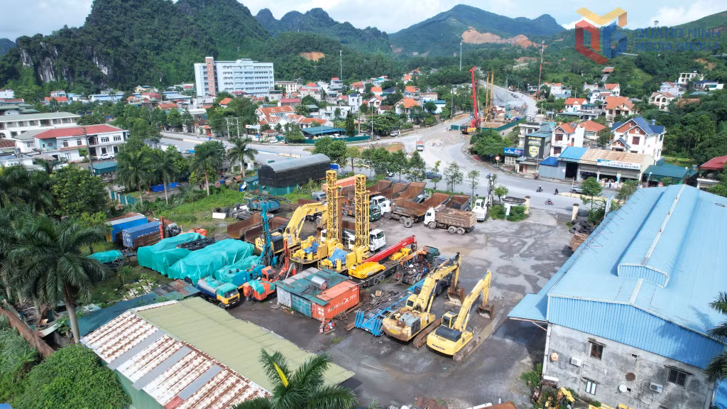 Khu vực nút giao với QL18 trên địa bàn phường Quang Hanh chiếm tỷ lệ lớn trong tổng số đơn vị, hộ gia đình trong diện GPMB