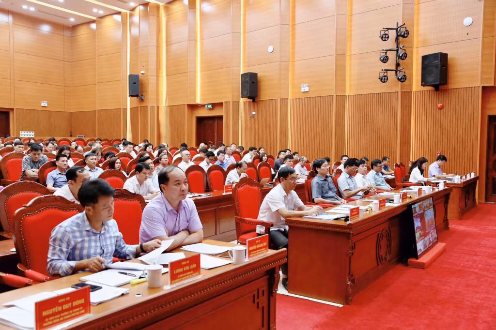 Các đại biểu tham dự hội nghị.