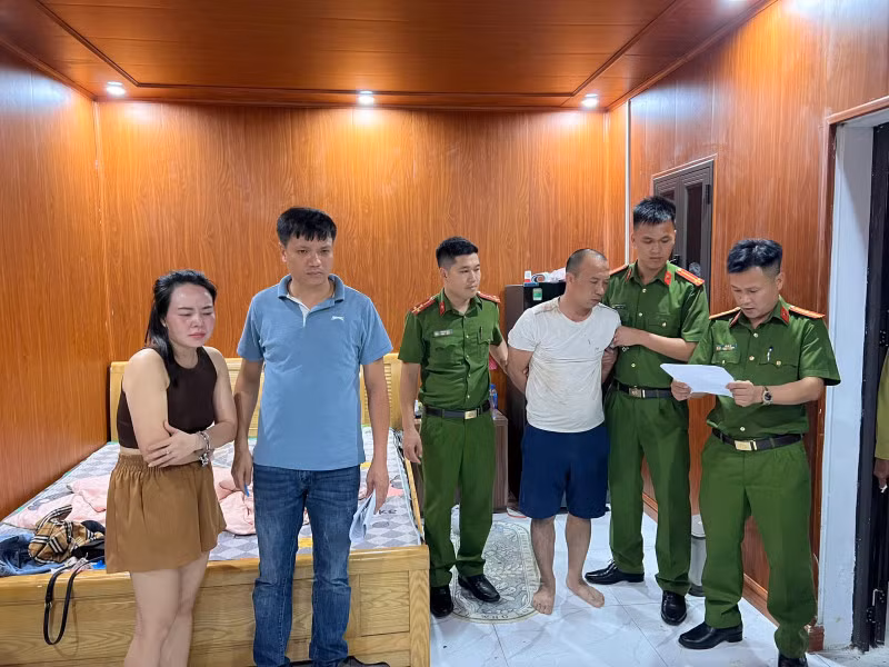 Công an Bắc Ninh bắt giữ Đỗ Quang Vinh và Nguyễn Thị Hằng.