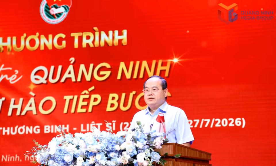 Đồng chí Quản Minh Cường, Ủy viên Trung ương Đảng, Bí thư Tỉnh ủy, Trưởng Đoàn ĐBQH tỉnh, phát biểu tại chương trình.