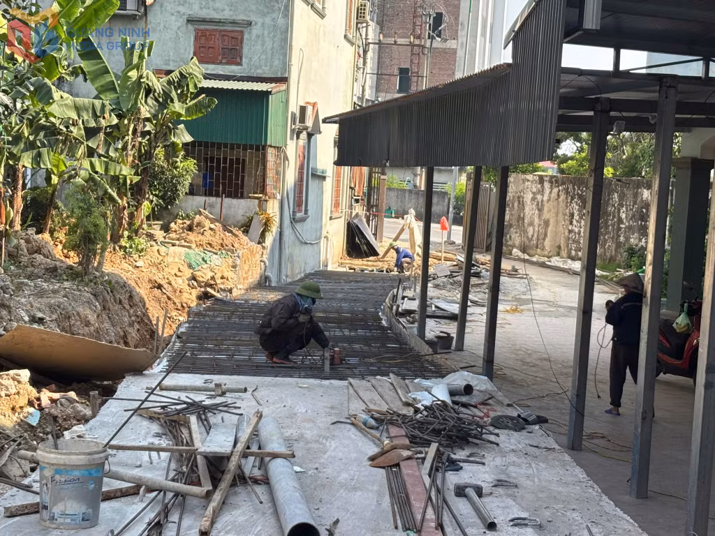 Dự án xây dựng tuyến rãnh thoát nước từ đường Trần Phú đến hồ Công viên (khu phố Quang Trung 4, phường Uông Bí) sắp hoàn thành, góp phần giảm ngập cục bộ và hoàn thiện hạ tầng kỹ thuật đô thị.