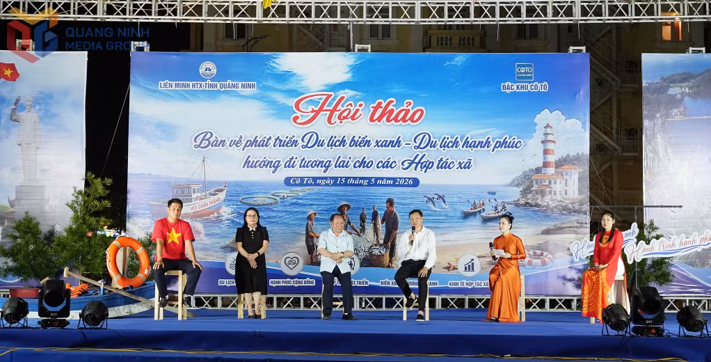 Đại diện HTX Làng chài Bái Tử Long, ông Trần Bảo Mơ (ngoài cùng bên phải), tham gia Hội thảo 