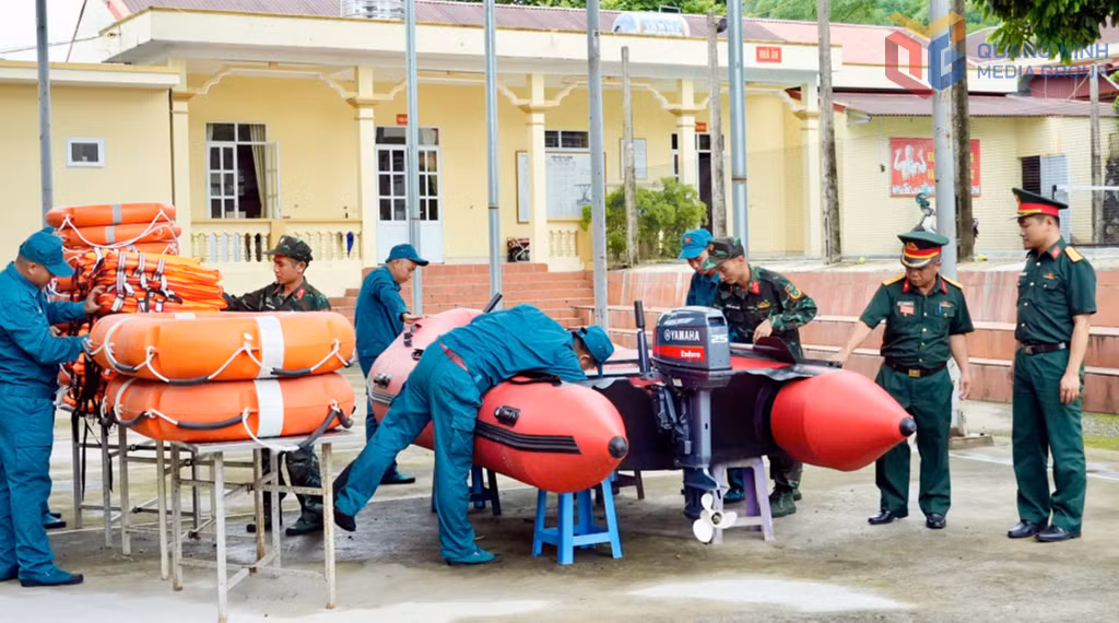 Ban CHQS đặc khu Vân Đồn sẵn sàng lực lượng, phương tiện ứng phó thiên tai và tìm kiếm cứu nạn.