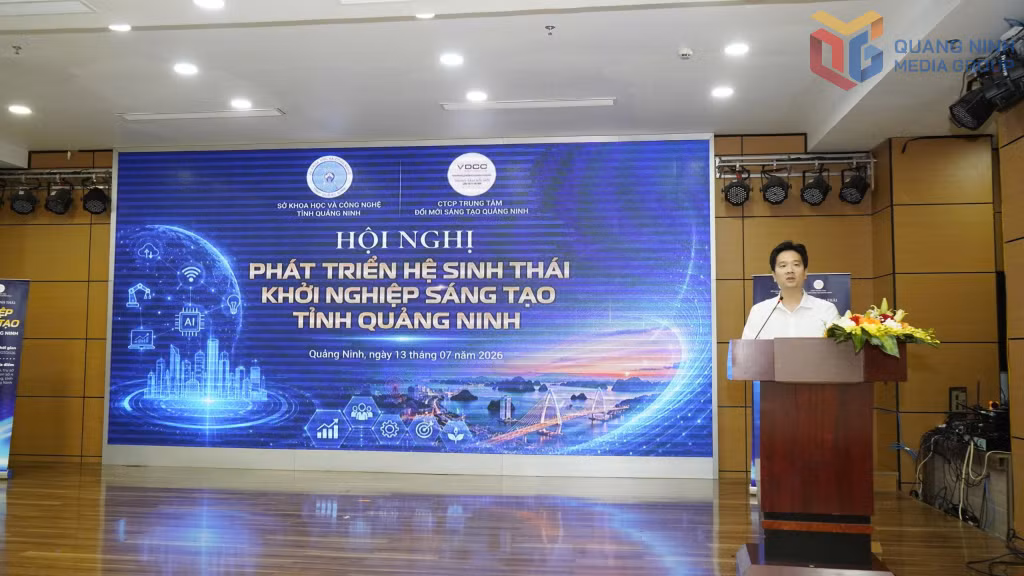 Đại diện Tỉnh Đoàn Quảng Ninh chia sẻ tham luận tại hội nghị.