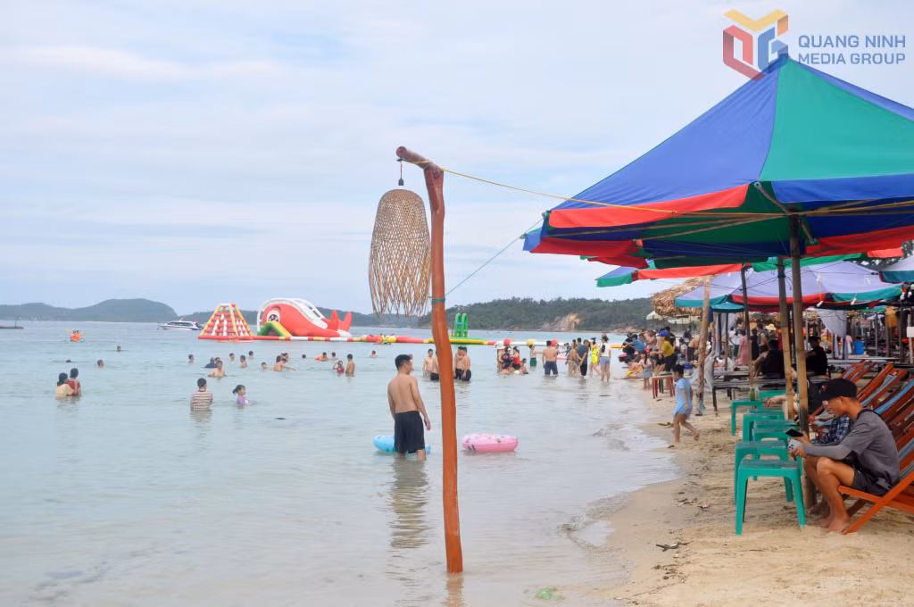 Các bãi biển đẹp là lợi thế của Cô Tô.