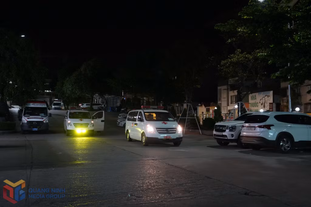 Ngay trong đêm, các tạng được vận chuyển ngay sau phẫu thuật để tiến hành ghép cho các bệnh nhân.
