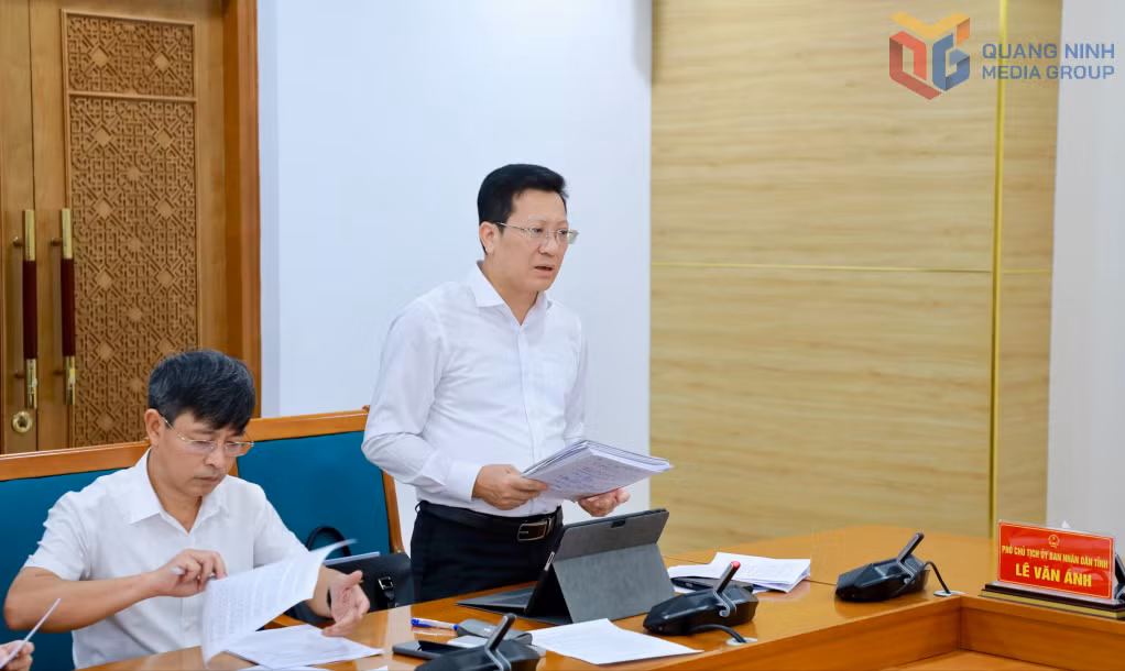 Lãnh đạo&nbsp; phát biểu tại cuộc họp.