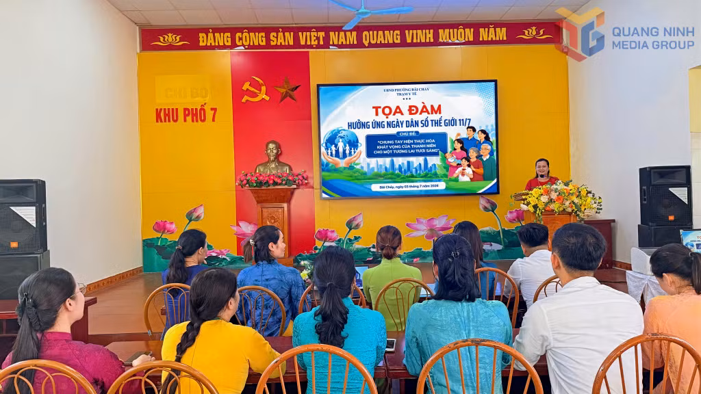 Trạm Y tế phường Bãi Cháy tổ chức truyền thông hưởng ứng Ngày Dân số thế giới 11/7
