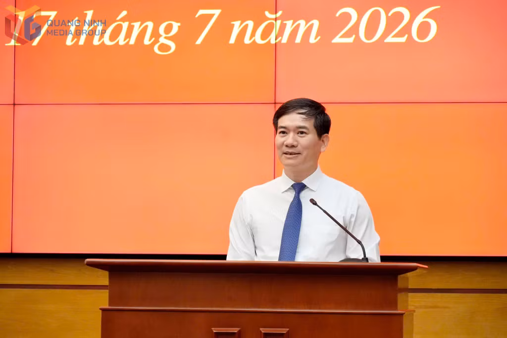 Đồng chí Vũ Quyết Tiến, Phó Bí thư Tỉnh ủy, Chủ tịch Ủy ban MTTQ tỉnh, phát biểu chỉ đạo tại hội nghị công bố.