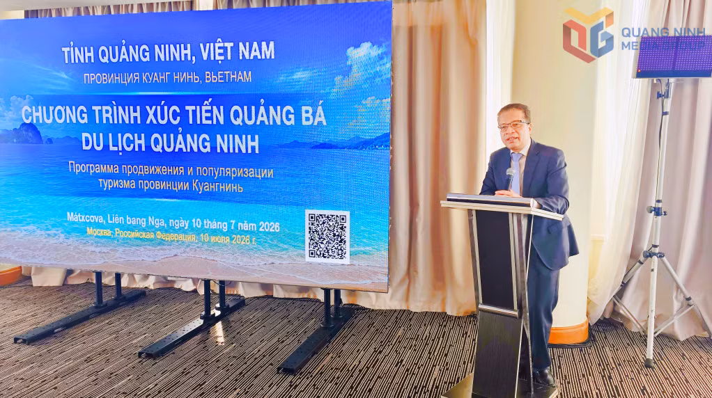 Đồng chí Đặng Minh Khôi, Đại sứ đặc mệnh toàn quyền Việt Nam tại Liên bang Nga, phát biểu khai mạc chương trình.