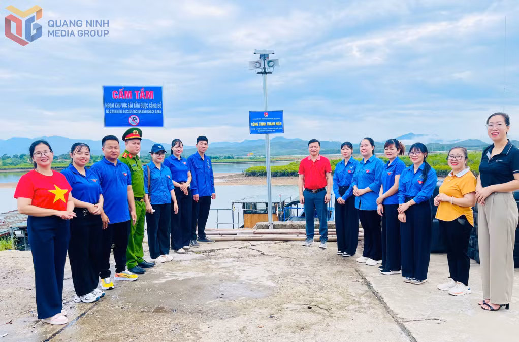 Đoàn Thanh niên xã Hải Ninh tổ chức lễ ra mắt, gắn biển và đưa vào sử dụng công trình thanh niên “Thiết bị cảnh báo khu vực có nguy cơ đuối nước bằng năng lượng mặt trời” tại các khu vực có nguy cơ xảy ra tai nạn đuối nước trên địa bàn xã.