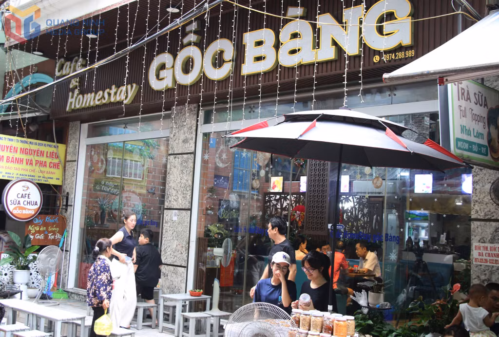Trong cùng góc phố, nhiều cửa hàng cùng lấy tên