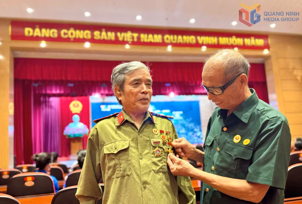 Chương trình đã tạo điều kiện cho nhiều CCB được gặp gỡ, cùng ôn lại những năm tháng chiến đấu bảo vệ Tổ quốc.