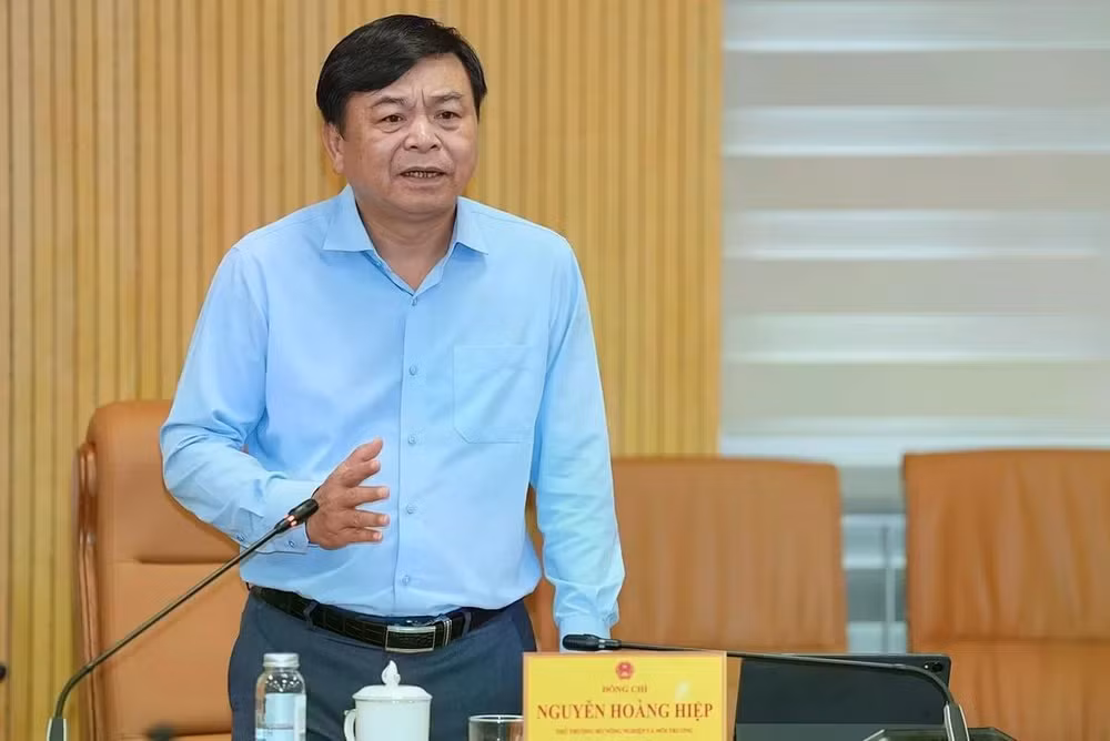 Thứ trưởng Nông nghiệp và Môi trường Nguyễn Hoàng Hiệp phát biểu chỉ đạo tại hội nghị.