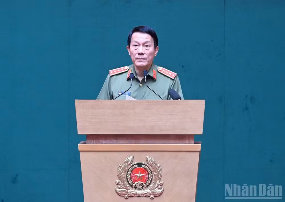 Đại tướng Lương Tam Quang, Ủy viên Bộ Chính trị, Bí thư Đảng ủy Công an Trung ương, Bộ trưởng Công an phát biểu ý kiến tại Hội nghị. (Ảnh: TRẦN HẢI)