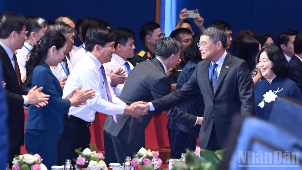 Thủ tướng Chính phủ Lê Minh Hưng tới dự Hội nghị Tri ân người có công với cách mạng toàn quốc năm 2026. (Ảnh: TRẦN HẢI)