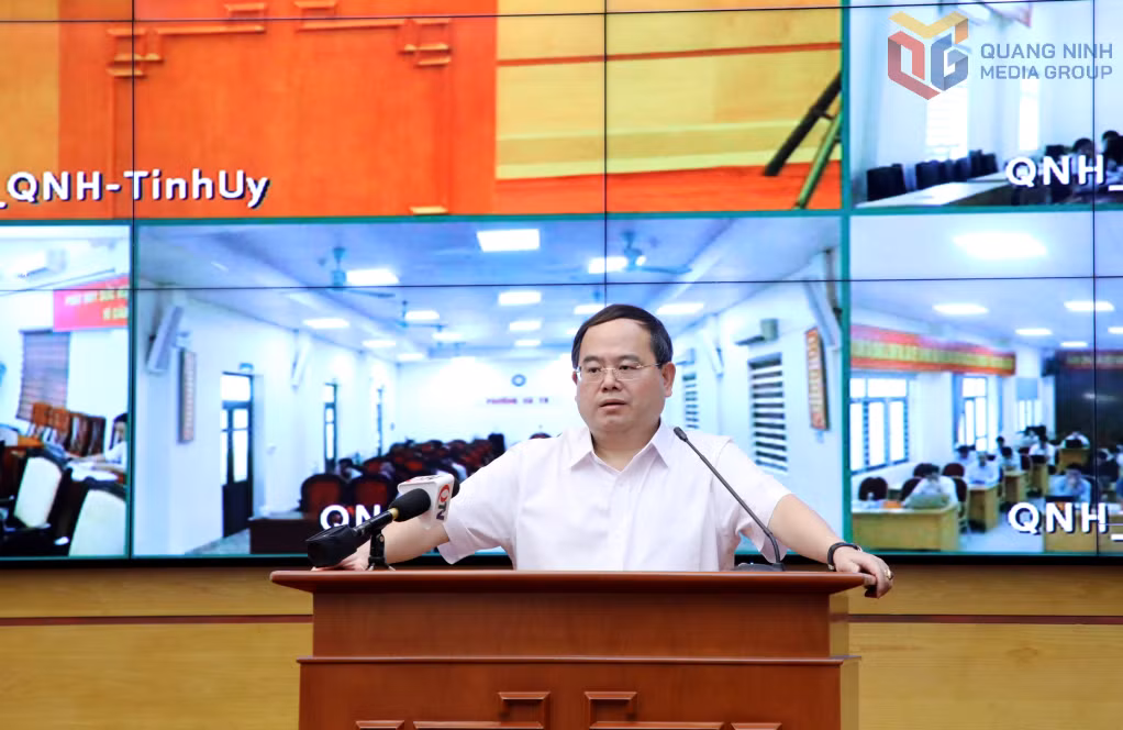 Đồng chí Quản Minh Cường, Ủy viên Trung ương Đảng, Bí thư Tỉnh ủy, Trưởng Đoàn ĐBQH tỉnh, Trưởng Ban Chỉ đạo, phát biểu chỉ đạo hội nghị.