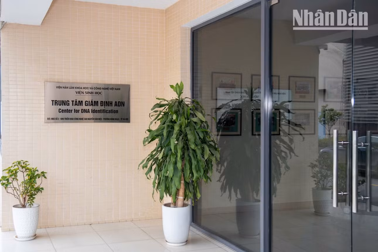 Trung tâm giám định ADN huy động mọi nguồn lực để hòa chung nhịp đập cùng nhân dân cả nước, thực hiện chiến dịch 500 ngày đêm đầy cam go và ý nghĩa để tìm lại danh tính cho những người anh hùng đã nằm xuống nhưng chưa rõ lai lịch.