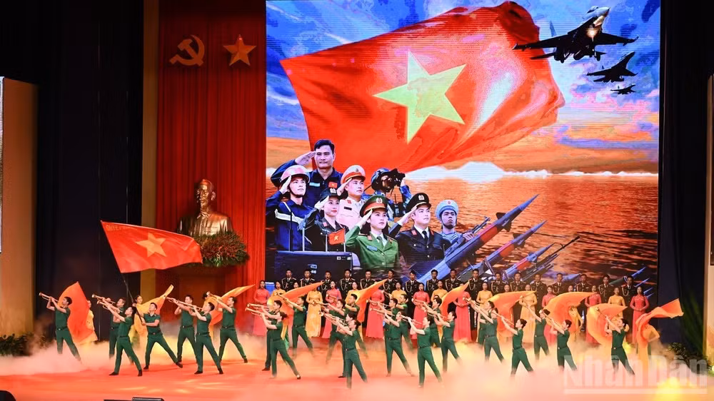 Một tiết mục văn nghệ đặc sắc được biểu diễn tại hội nghị. (Ảnh: TRẦN HẢI)
