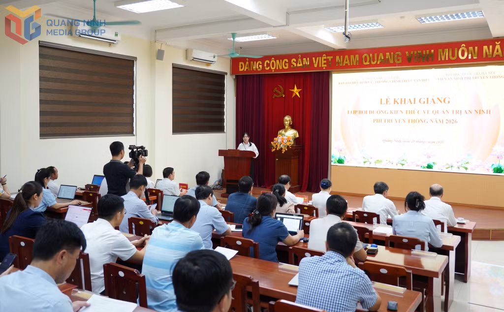Quang cảnh lễ khai giảng.