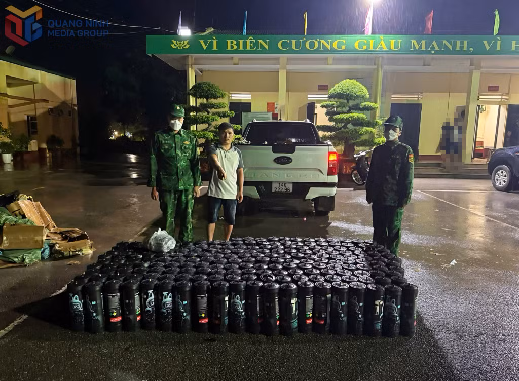 Đồn BPCK Hoành Mô bắt giữ vụ vận chuyển trên 200 bình khí cười trên khu vực biên giới, ngày 5/7/2026.