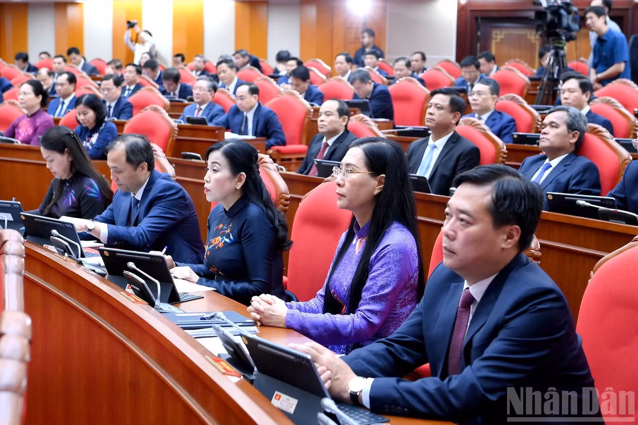 Các đại biểu dự phiên khai mạc hội nghị.