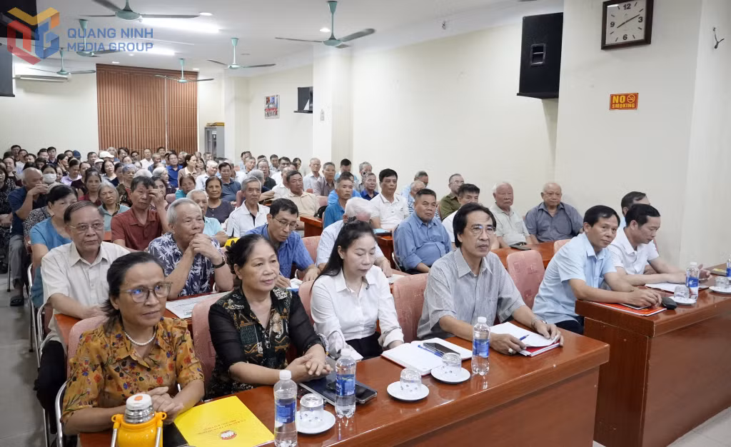 &nbsp;Buổi sinh hoạt chi bộ thường kỳ đầu tiên sau sáp nhập của Chi bộ khu phố Bãi Cháy 1 (phường Bãi Cháy)&nbsp;với hơn 200 đảng viên tham dự.