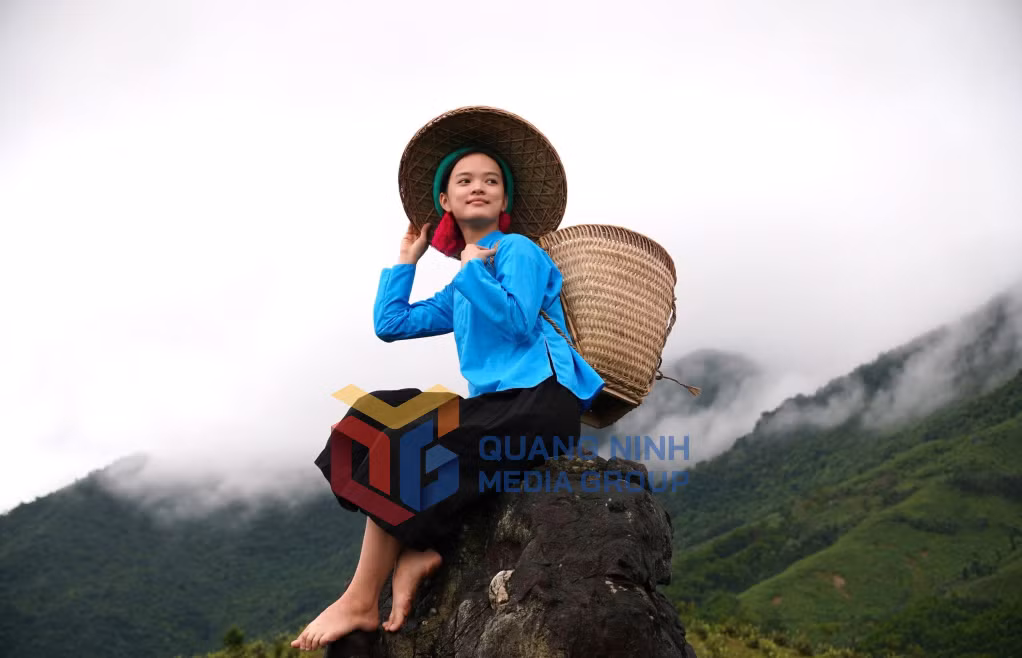 Cô Gái Sán chỉ xã Hải Sơn (7-2026). Ảnh: Việt Hoa